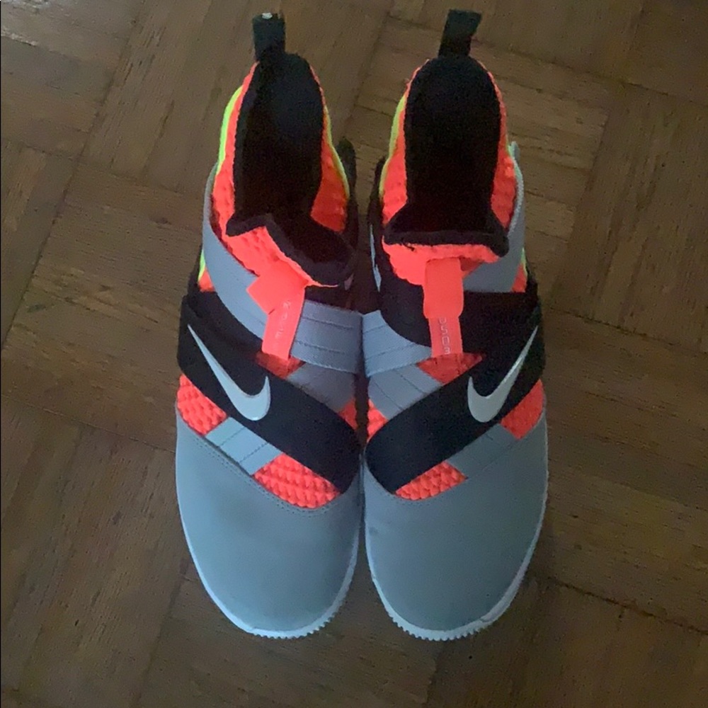 Lebron soldier 12 “hot lava” size 8